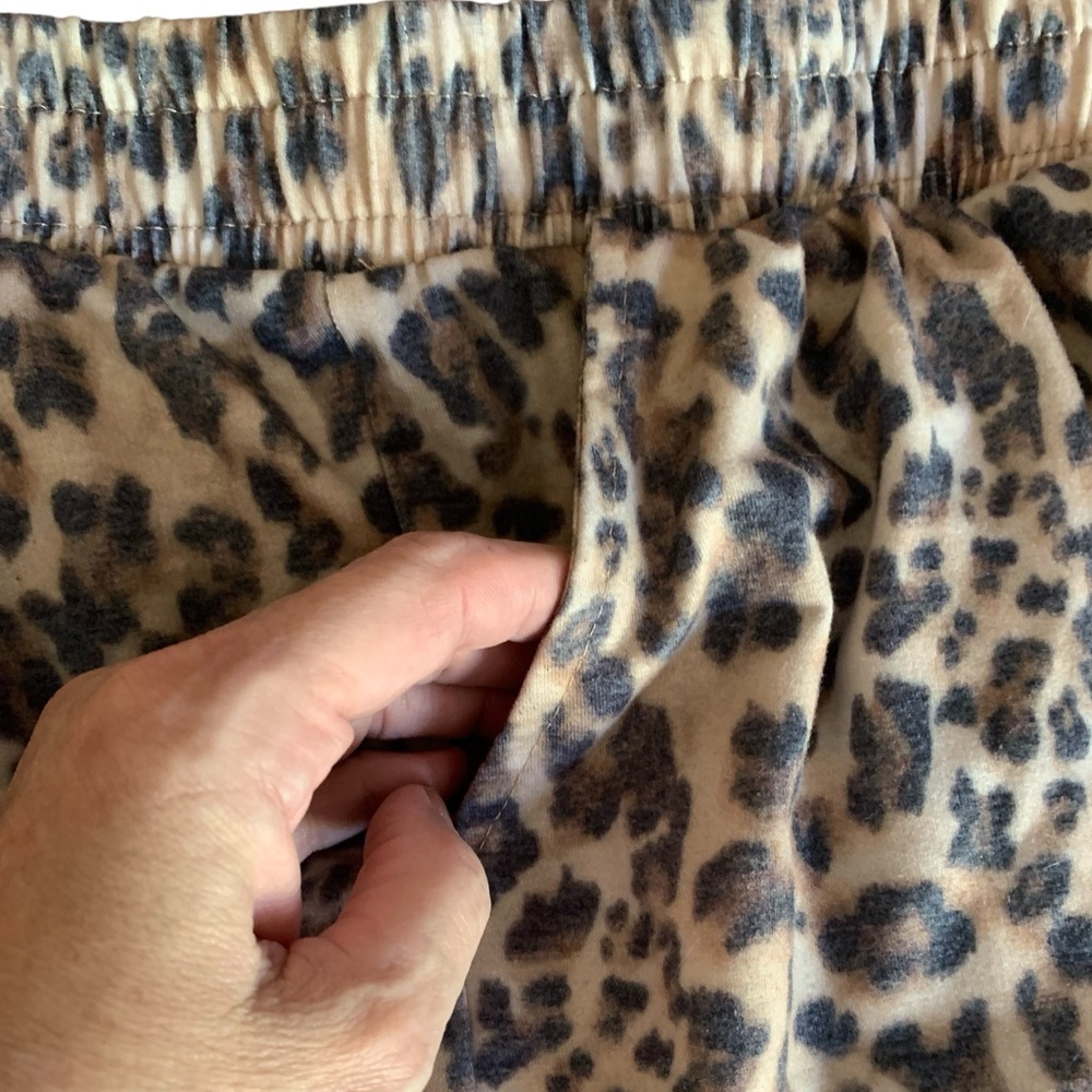 COZY Gray & Leopard Print Women’s Plus Size 1X Pajamas Set Cheetah Animal Print - Picture 7 of 12